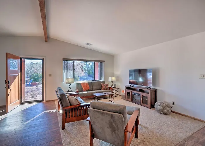 Red Rock Retreat Near Sedona's Trails
