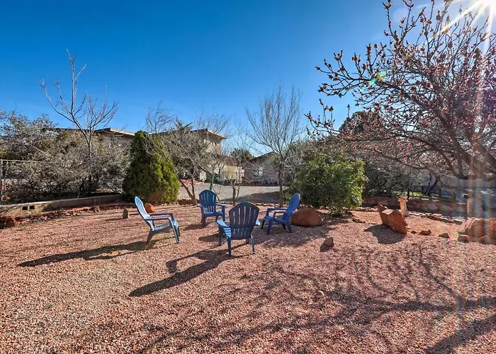 Dom wakacyjny Red Rock Retreat Near Sedona's Trails *