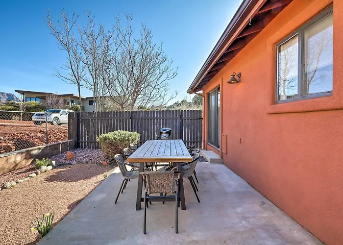 Red Rock Retreat Near Sedona's Trails *